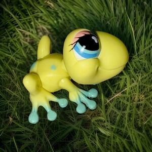Frog #532 Littlest Pet Shop LPS Hasbro Authentic Exclusive- Pets Only Clubhouse